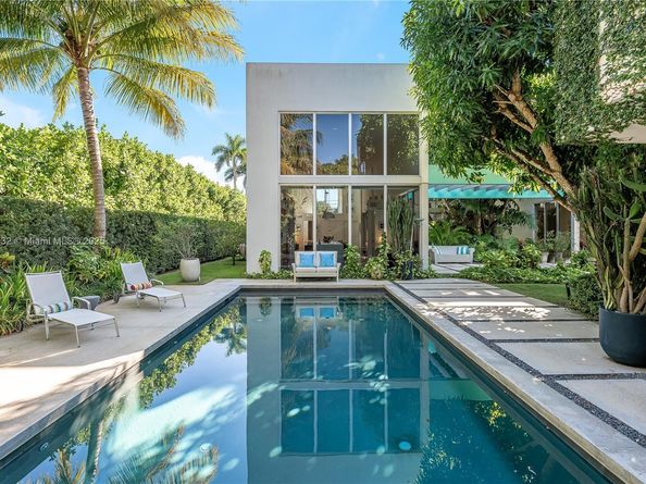 6495 SW 85th St, Miami FL 33143