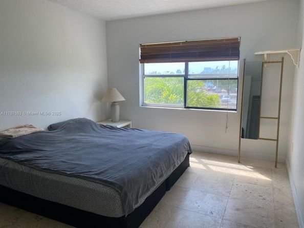 400 Kings Point Dr 209, Sunny Isles Beach FL 33160