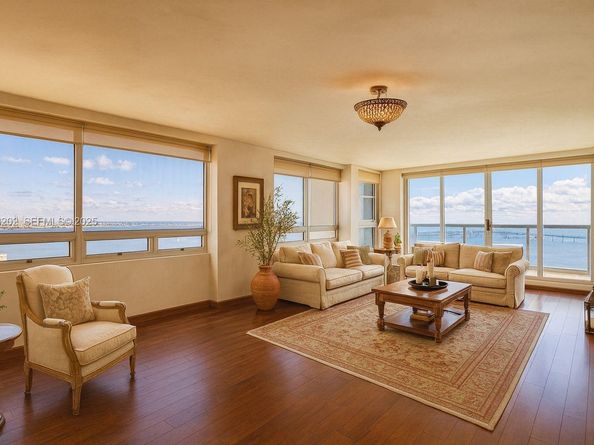 1541 Brickell Ave C2705, Miami FL 33129