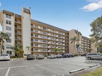 3300 W Rolling Hills Cir