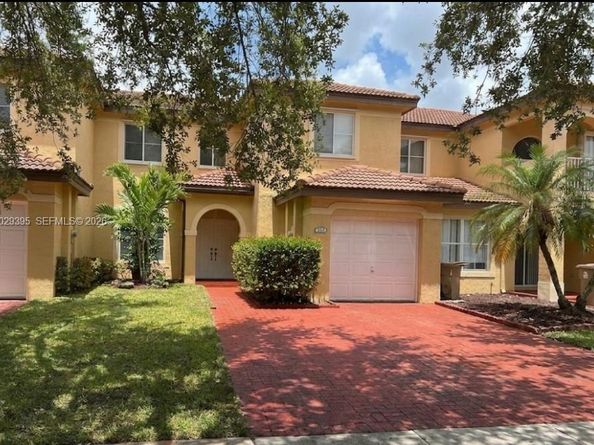 223 Maple Ter, Davie FL 33325