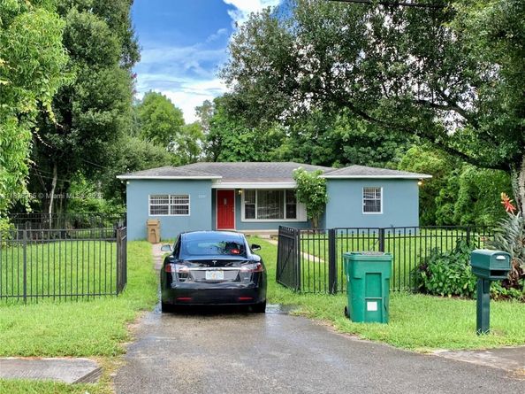 5221 Orange Dr, Davie FL 33314