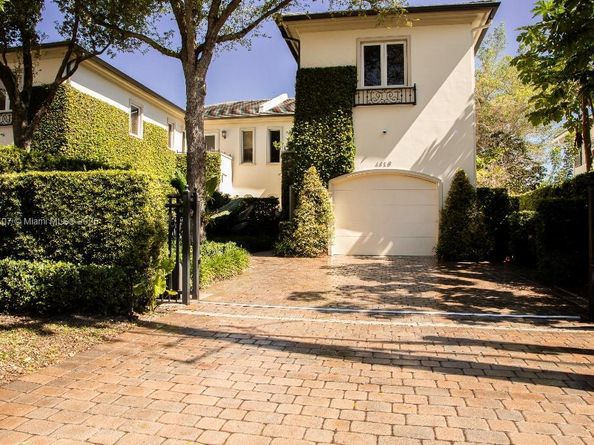 4819 University Dr 4819, Coral Gables FL 33146