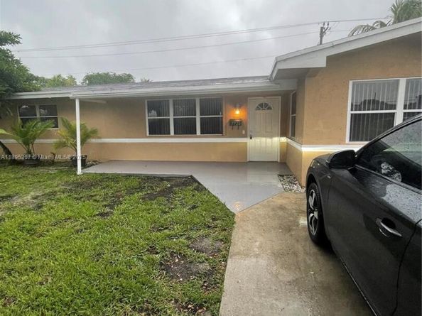 7720 NW 15th St, Pembroke Pines FL 33024