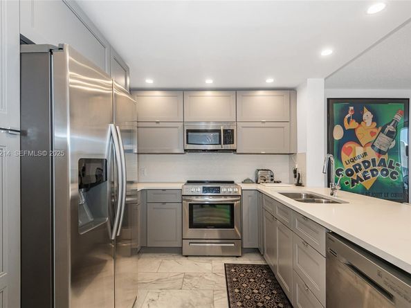 401 NE 14th Ave 705, Hallandale Beach FL 33009