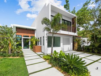 569 NW 44th St
