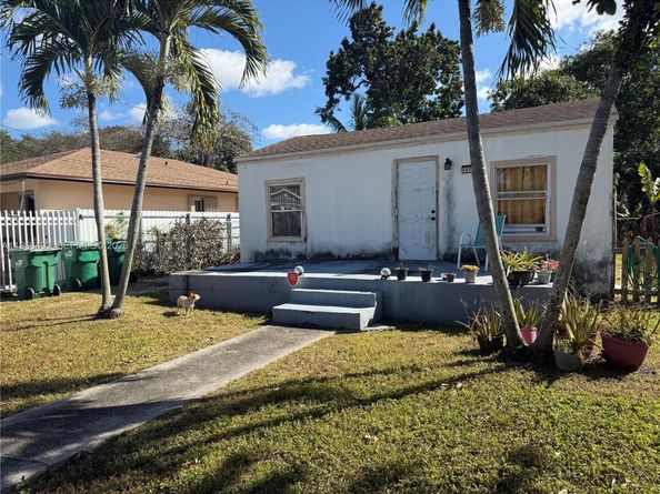 1972 NW 59th St, Miami FL 33142