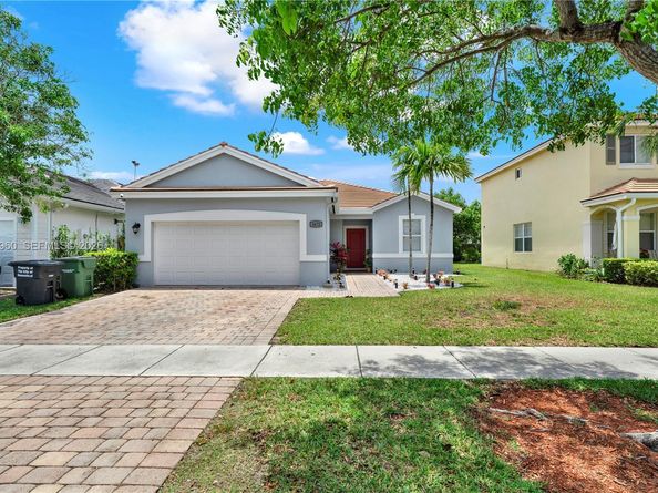 3472 NE 2nd St, Homestead FL 33033