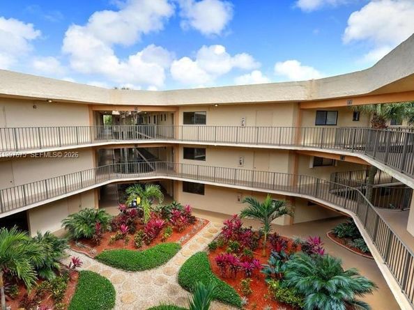 8005 SW 107th Ave 309, Miami FL 33173