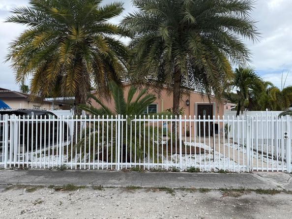 625 E 8th Ln, Hialeah FL 33010