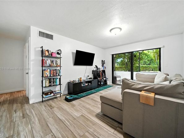 8701 SW 141st St B1, Palmetto Bay FL 33176