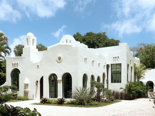 549 NE 59th St, Miami FL 33137