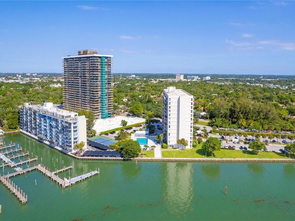 880 NE 69th St 4H, Miami FL 33138