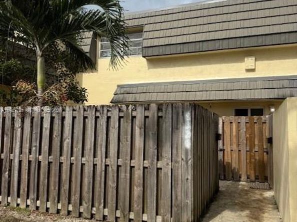 8327 SW 137th Ave 8327, Miami FL 33183