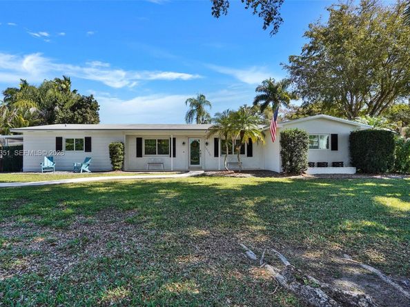 Undisclosed Address #A11974351, Palmetto Bay FL 33157