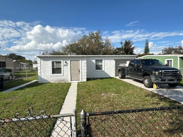 2097 Wilmington St, Opa-Locka FL 33054