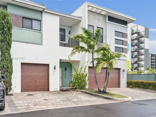 4373 NW 9th St, Plantation FL 33317