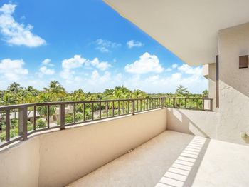 151 Crandon Blvd
