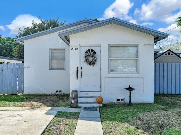 2040 NW 34th St, Miami FL 33142