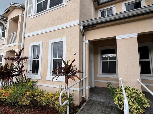 2819 SE 1st Dr 8, Homestead FL 33033