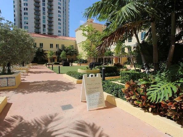 7350 SW 89th St 1102S, Miami FL 33156