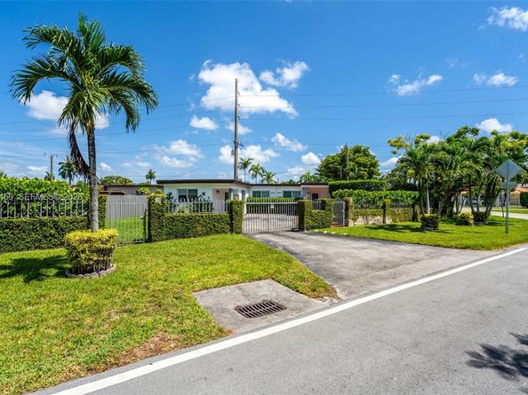 400 Central Blvd, Miami FL 33144