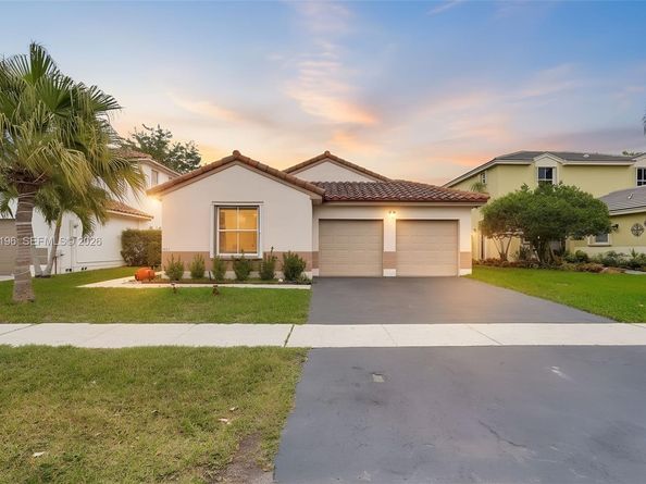 1975 NW 191st Ave, Pembroke Pines FL 33029