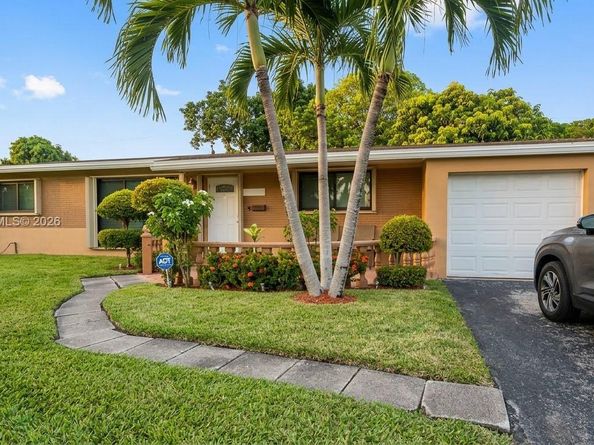 2200 Alcazar Dr, Miramar FL 33023