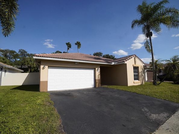 1056 NW 124th Ter, Sunrise FL 33323