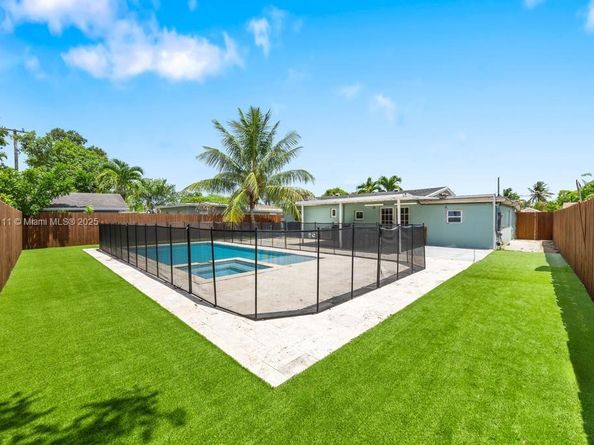 4313 SW 50th St, Dania Beach FL 33314