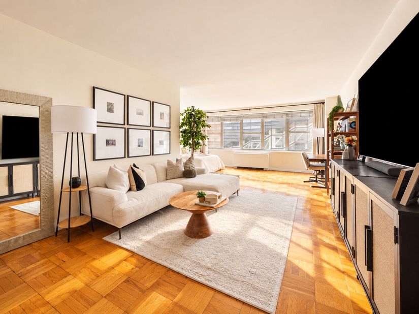69 5th Avenue 6H, New York NY 10003