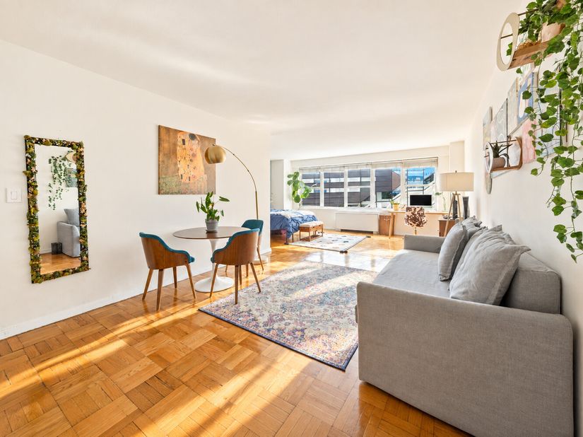 69 5th Avenue 6H, New York NY 10003