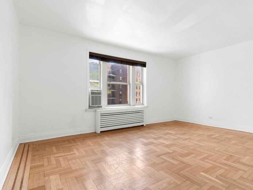 124-16 84th Road 2C, Queens NY 11415