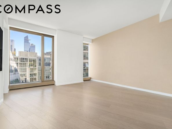 500 West 18th Street W9D, New York NY 10011
