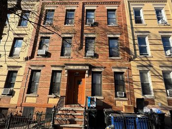 17-17 Madison Street