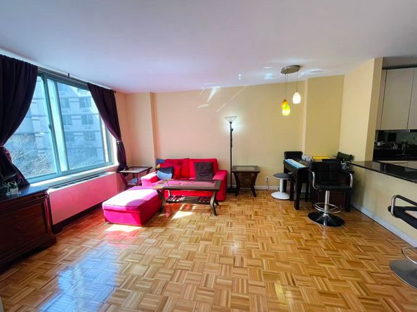 21 South End Avenue 333, New York NY 10280