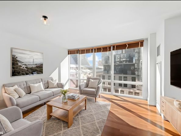 10 West End Avenue 9F, New York NY 10023