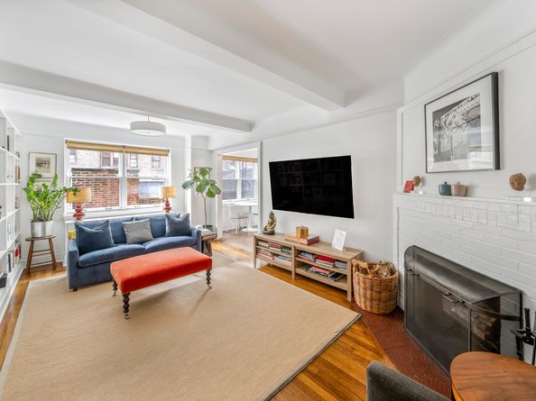 51 5th Avenue 7E, New York NY 10003