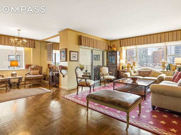 200 East End Avenue 10KL, New York NY 10128