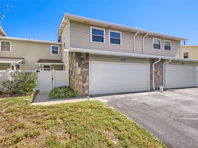 2446 S Vaughn Way C, Aurora CO 80014