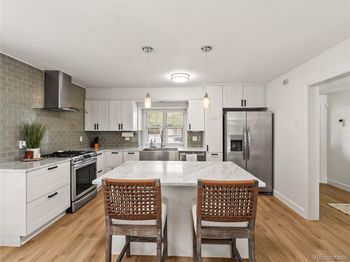 6050 E Hinsdale Court