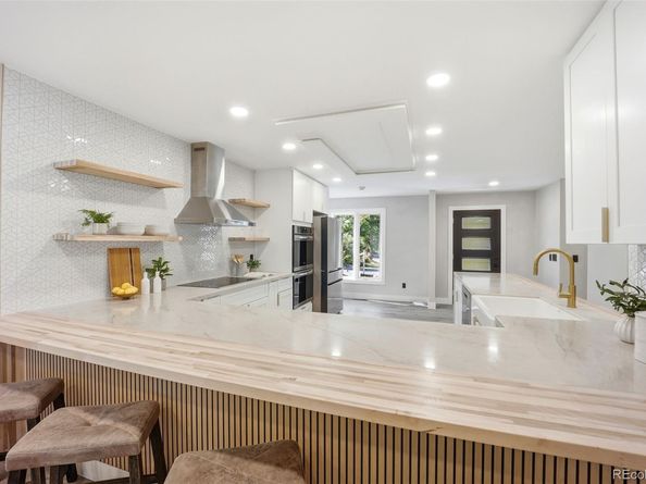 1581 W Briarwood Avenue, Littleton CO 80120
