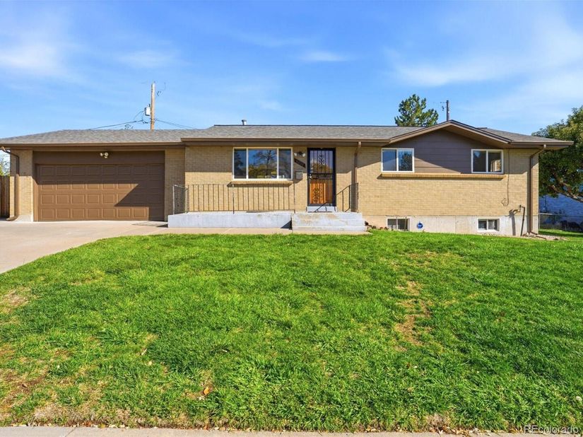 6220 Chase Street, Arvada CO 80003