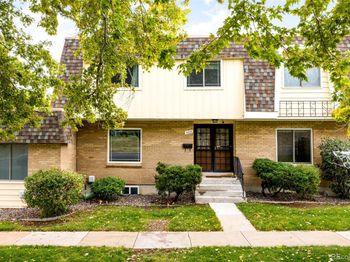 689 S Zinnia Court