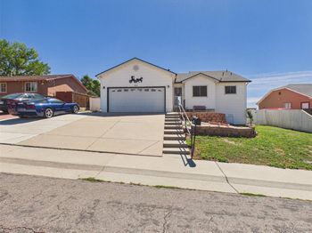 8250 Explorador Calle