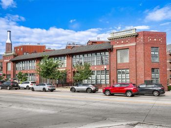 2441 N Broadway