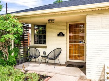 852 Poplar Street