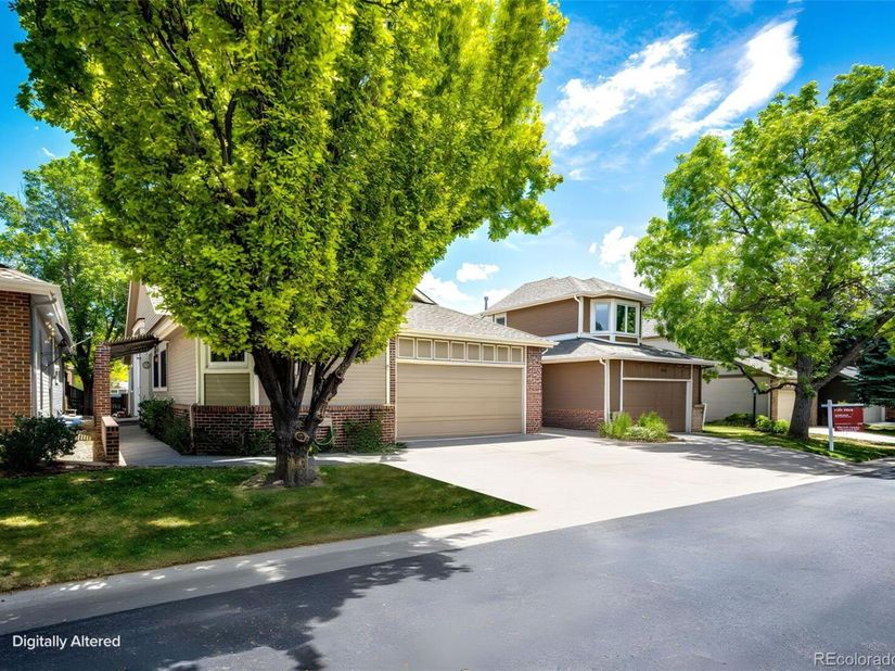 2566 S Independence Court, Lakewood CO 80227