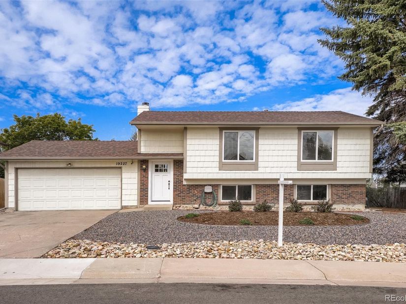 19227 E Arizona Place, Aurora CO 80017