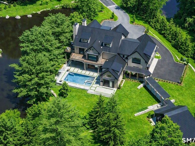 259 Frogtown Road, New Canaan CT 06840